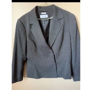 Calvin Klein Stretch 2 piece suit. (Jacket&Skirt)